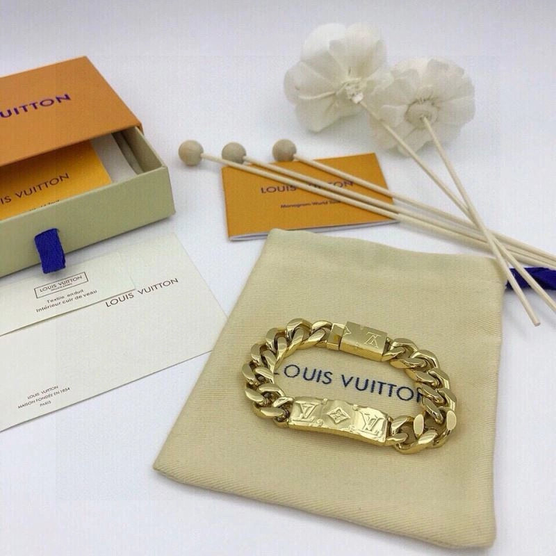 Louis Vuitton Bracelets Comfortable 256671