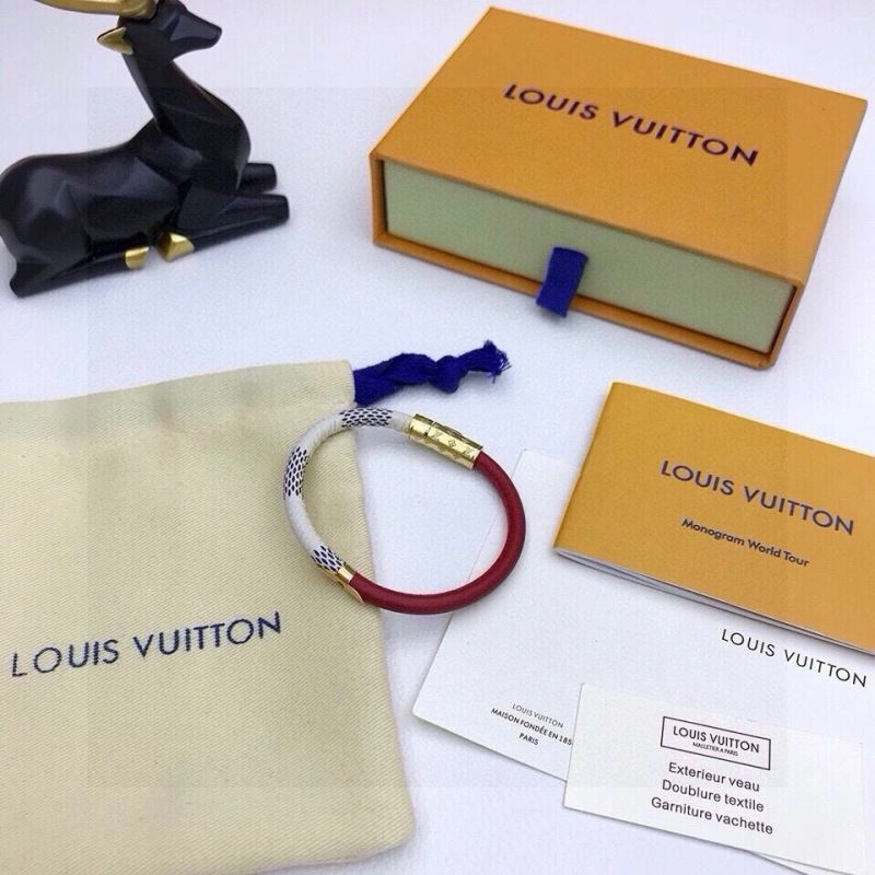 Compact Louis Vuitton Bracelets 256663