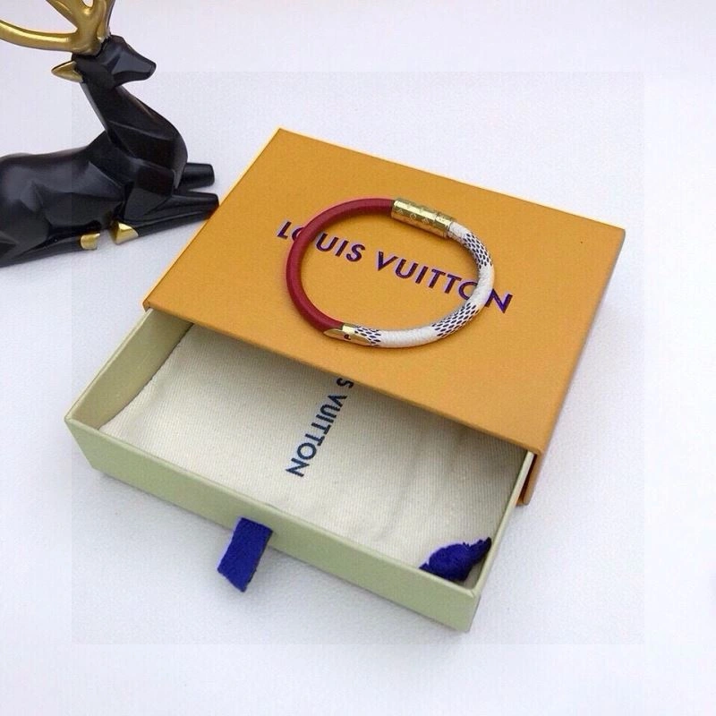 Compact Louis Vuitton Bracelets 256663