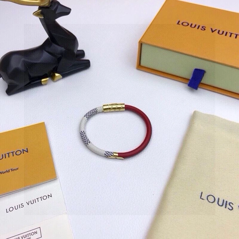 Compact Louis Vuitton Bracelets 256663