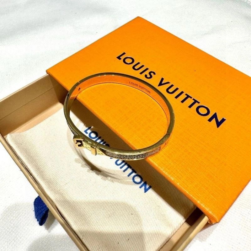 Louis Vuitton Bracelets Sophisticated 256668