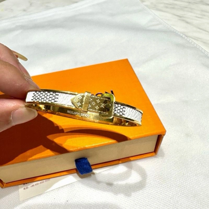 Louis Vuitton Bracelets Sophisticated 256668