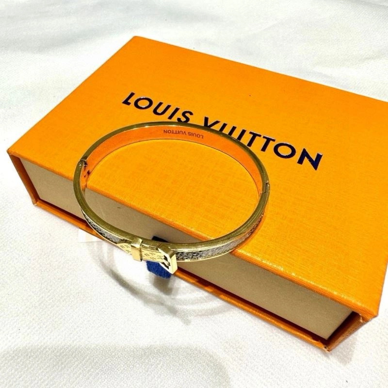 Louis Vuitton Bracelets Sophisticated 256668