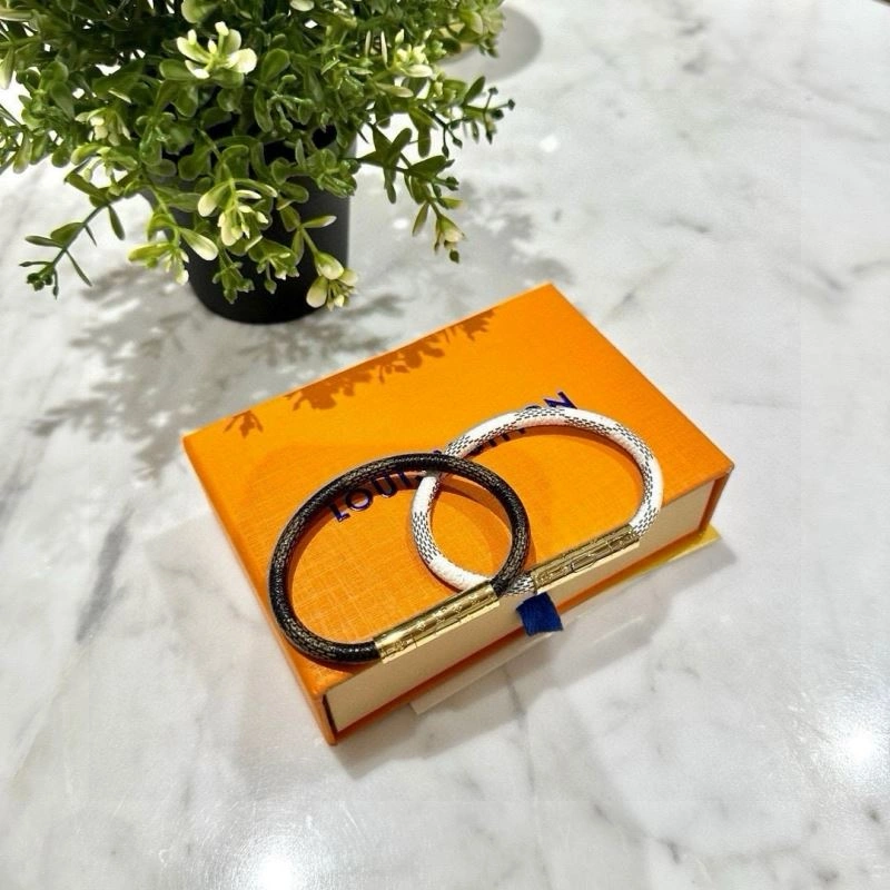 Louis Vuitton Bracelets EasyCare 256656
