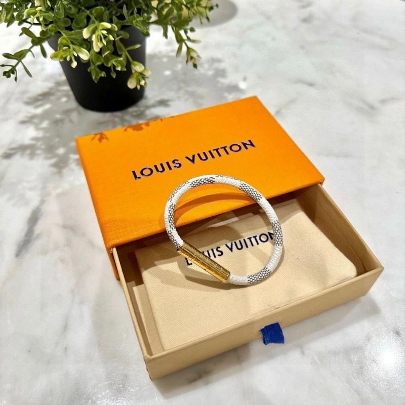 Louis Vuitton Bracelets EasyCare 256656