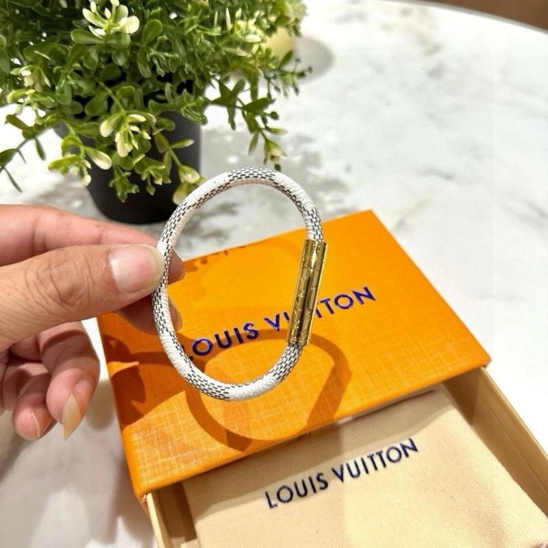 Louis Vuitton Bracelets EasyCare 256656