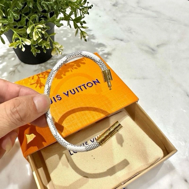Louis Vuitton Bracelets EasyCare 256656