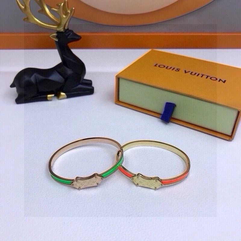 Comfortable Louis Vuitton Bracelets 256673