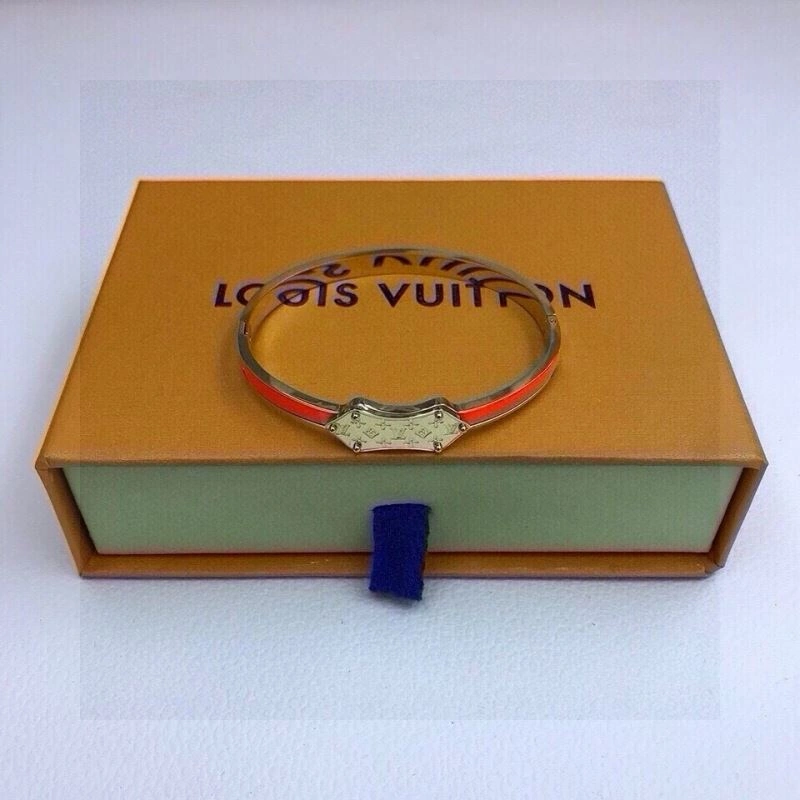 Comfortable Louis Vuitton Bracelets 256673