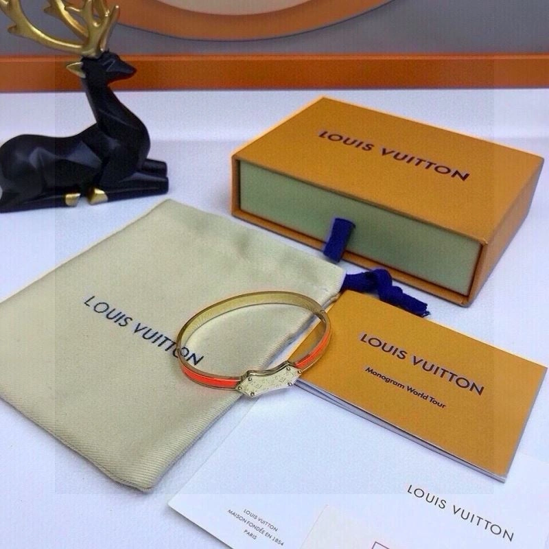 Comfortable Louis Vuitton Bracelets 256673