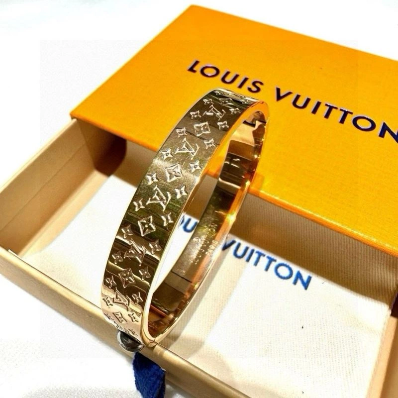 Louis Vuitton Bracelets Lightweight 256659