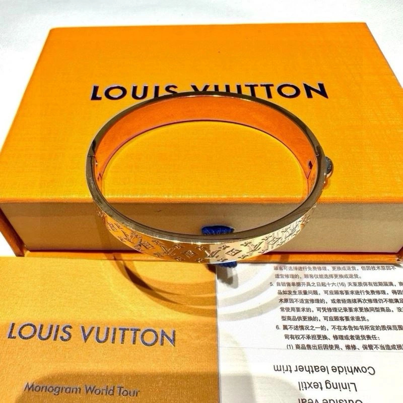 Louis Vuitton Bracelets Lightweight 256659
