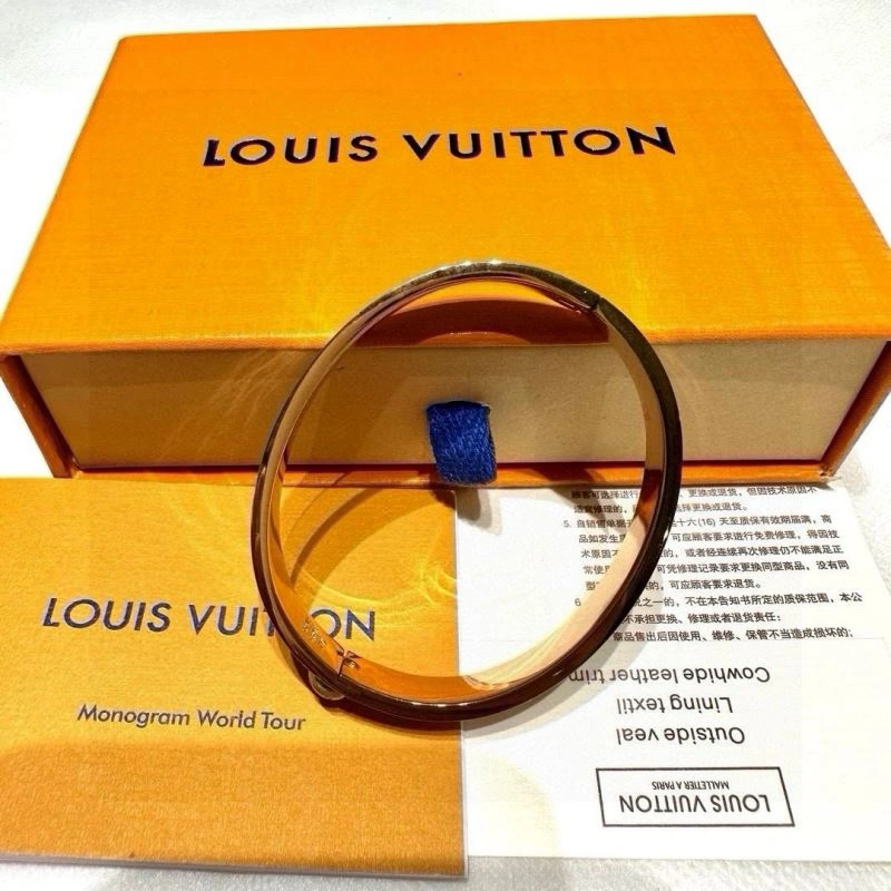 Louis Vuitton Bracelets Lightweight 256659