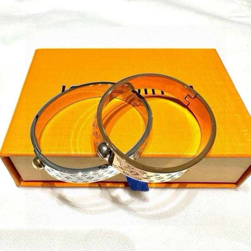 Tailored Louis Vuitton Bracelets 256651