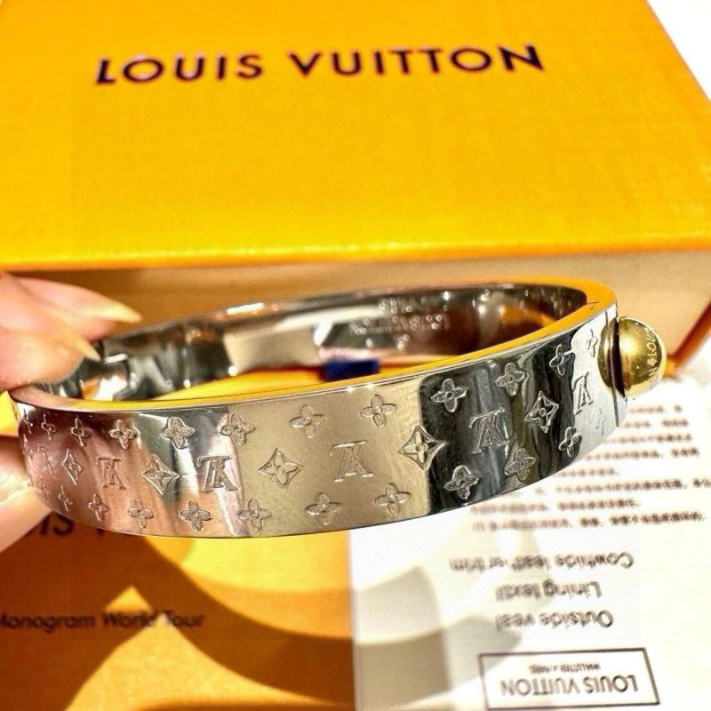 Tailored Louis Vuitton Bracelets 256651