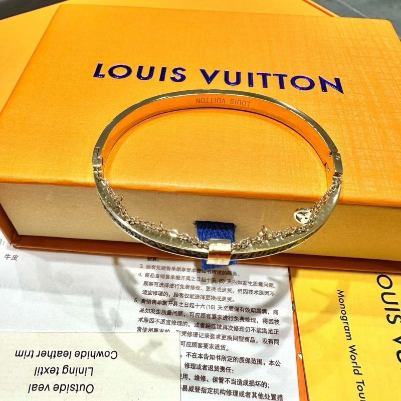 TechFriendly Louis Vuitton Bracelets 256648