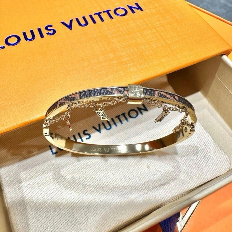 TechFriendly Louis Vuitton Bracelets 256648