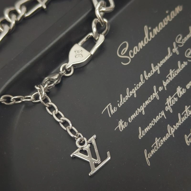 Fashionable Louis Vuitton Bracelets 256687