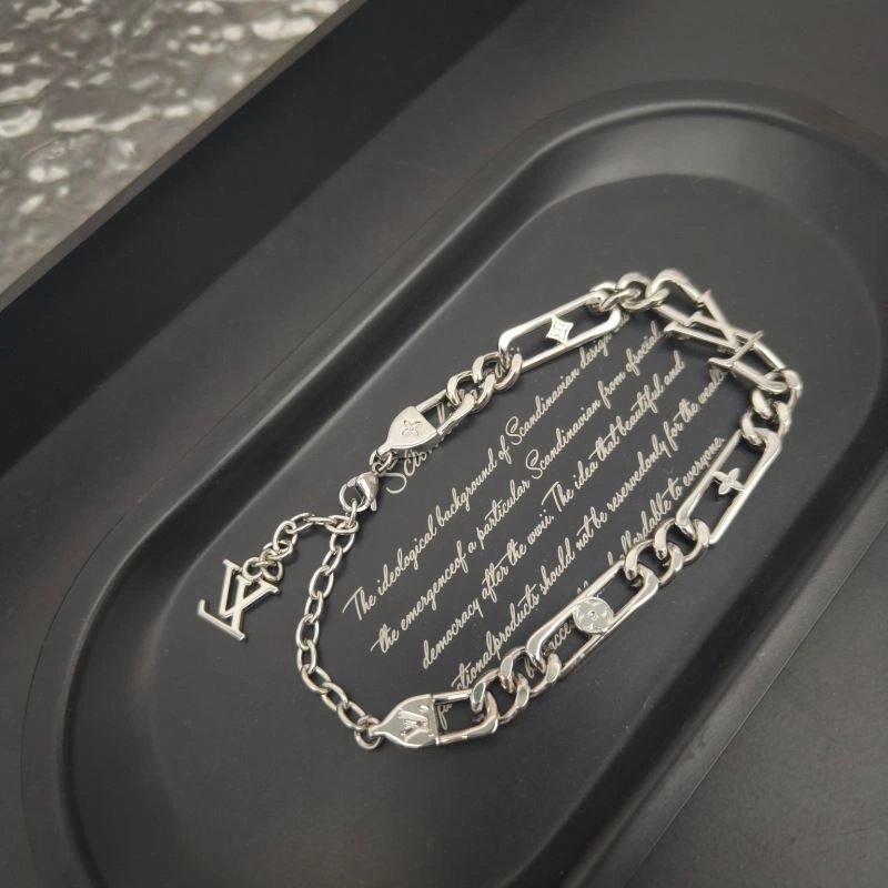 Fashionable Louis Vuitton Bracelets 256687