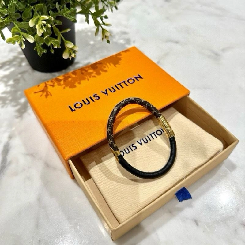 Louis Vuitton Bracelets MoistureWicking 256640