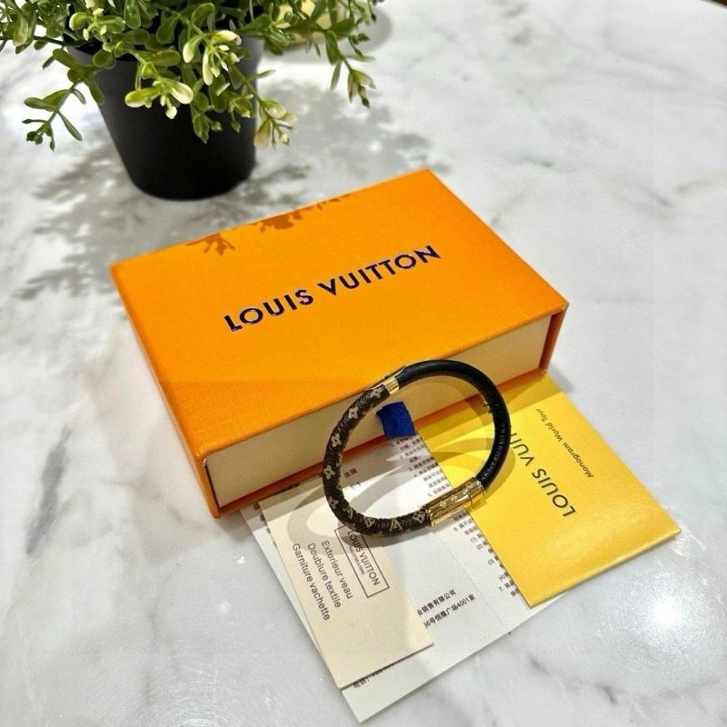 StreetReady Louis Vuitton Bracelets 256638