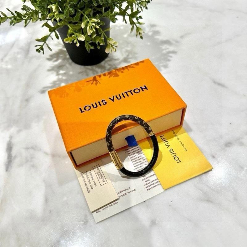 StreetReady Louis Vuitton Bracelets 256638