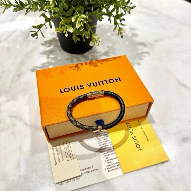StreetReady Louis Vuitton Bracelets 256638