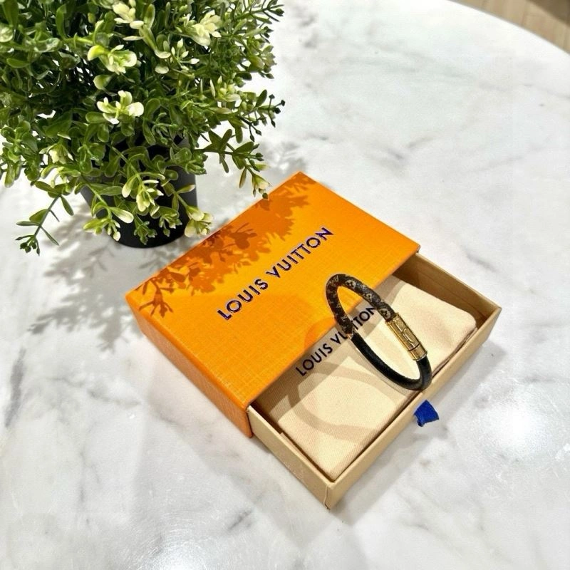 StreetReady Louis Vuitton Bracelets 256638