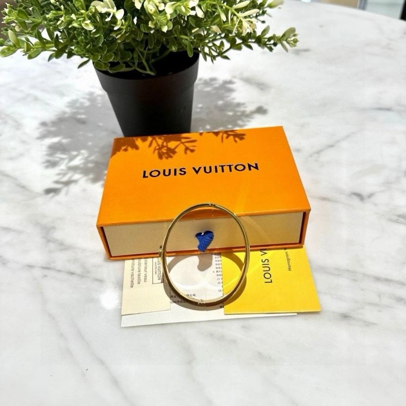 MultiPurpose Louis Vuitton Bracelets 256637
