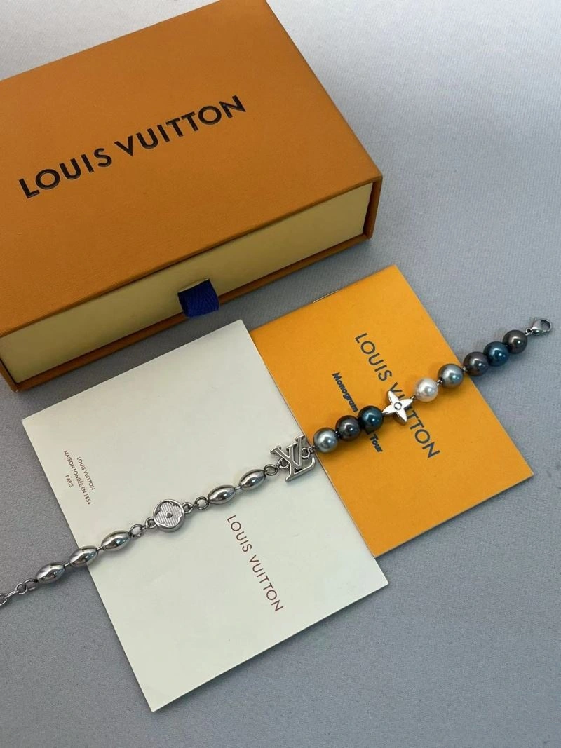 Cozy Louis Vuitton Bracelets 256623