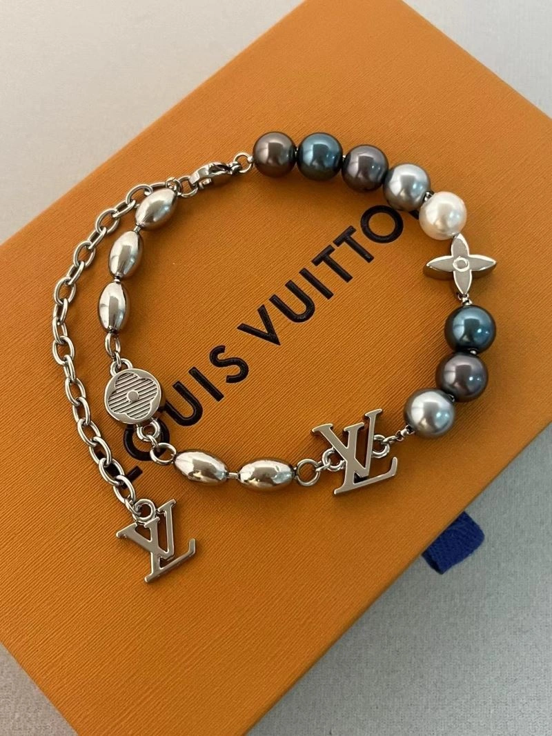Cozy Louis Vuitton Bracelets 256623