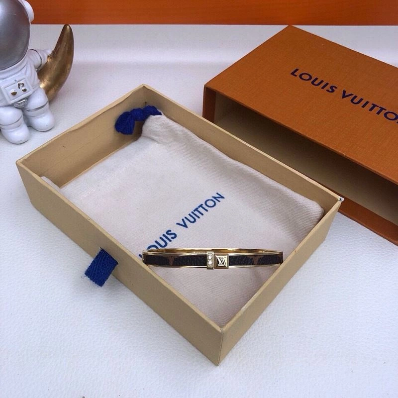 SoftTouch Louis Vuitton Bracelets 256650