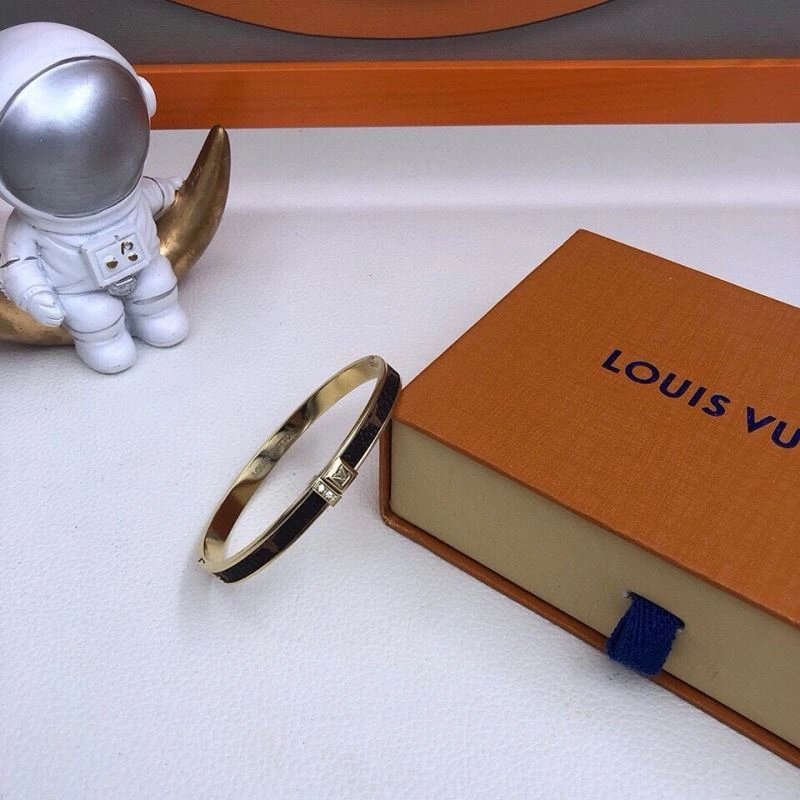 SoftTouch Louis Vuitton Bracelets 256650