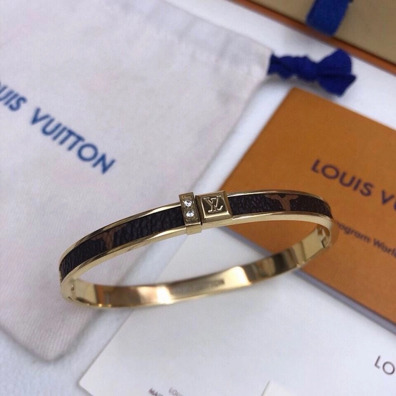 SoftTouch Louis Vuitton Bracelets 256650