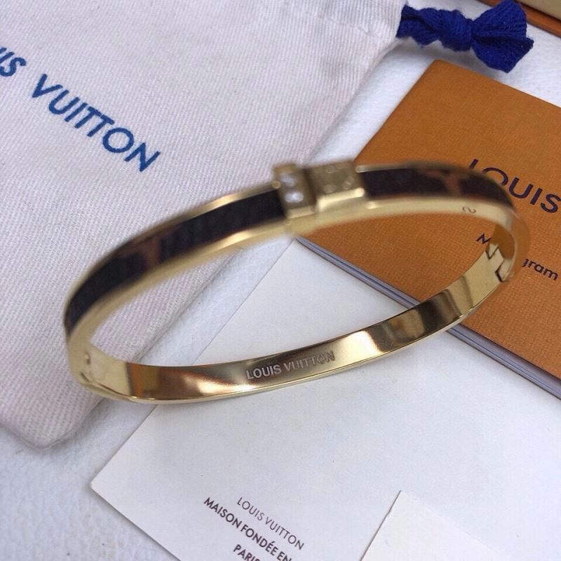SoftTouch Louis Vuitton Bracelets 256650