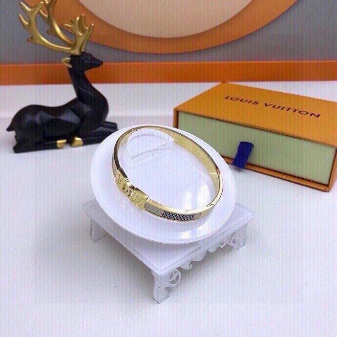 Tailored Louis Vuitton Bracelets 256636