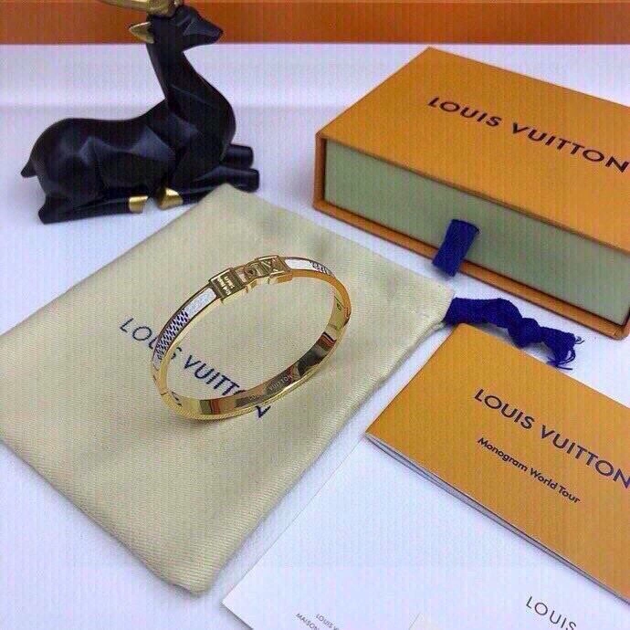Tailored Louis Vuitton Bracelets 256636
