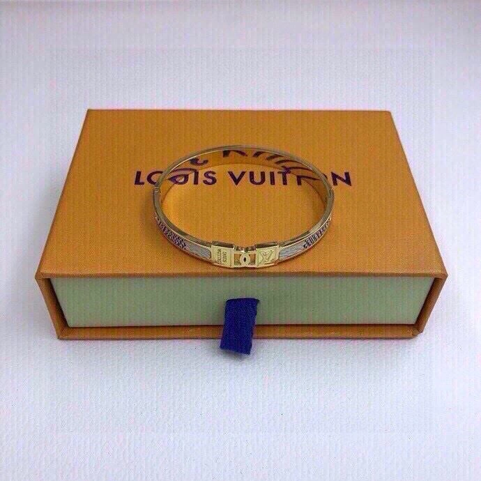 Tailored Louis Vuitton Bracelets 256636