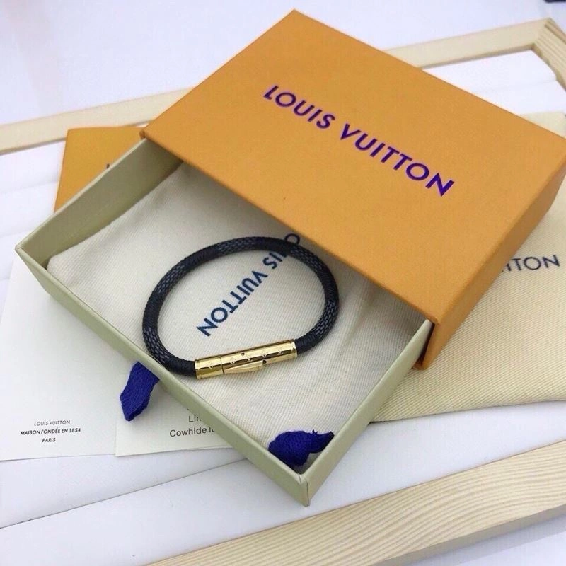 Comfortable Louis Vuitton Bracelets 256639