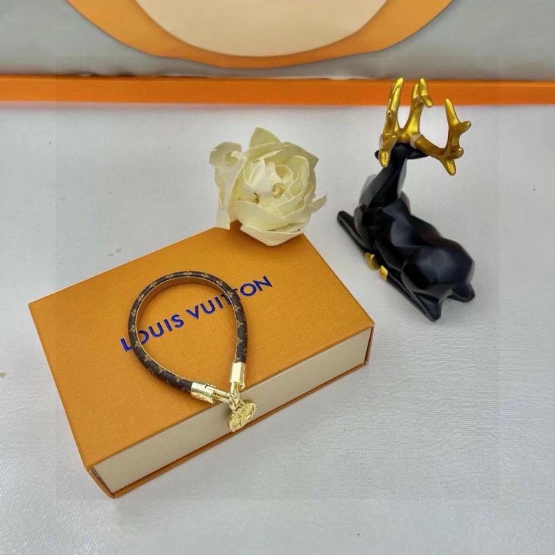 Louis Vuitton Bracelets UrbanChic 256621