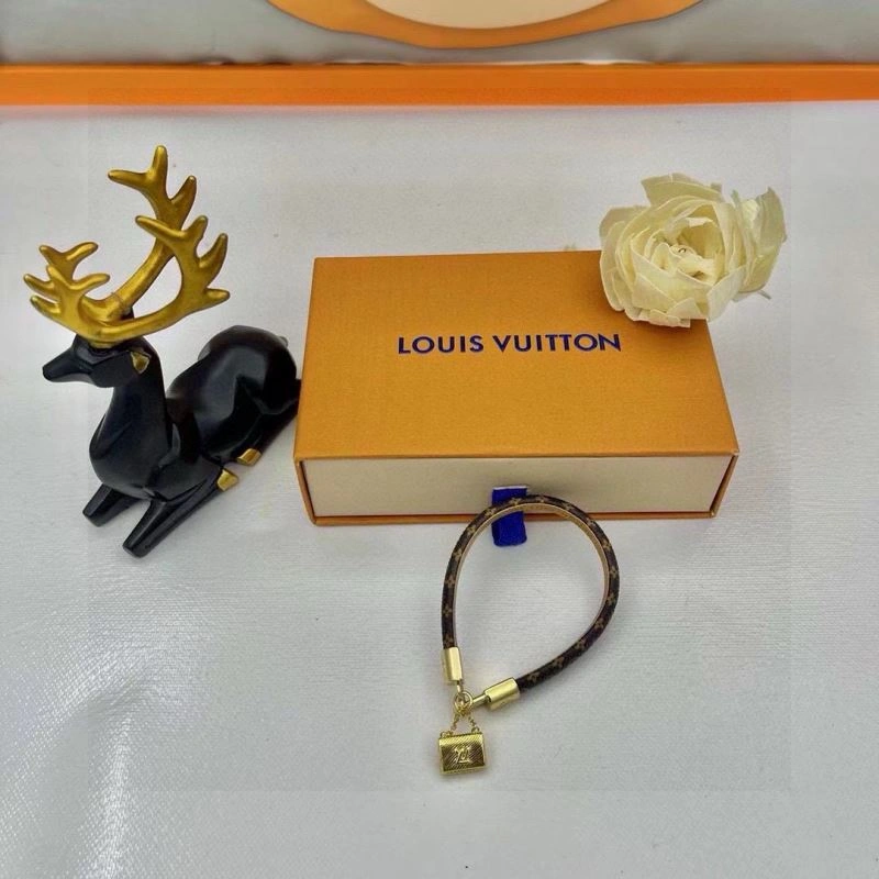 Packable Louis Vuitton Bracelets 256627