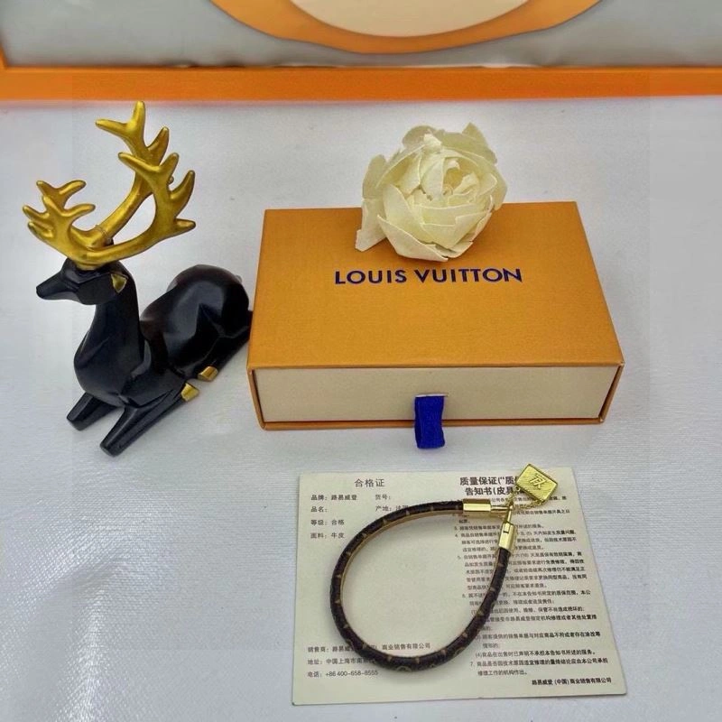 Packable Louis Vuitton Bracelets 256627
