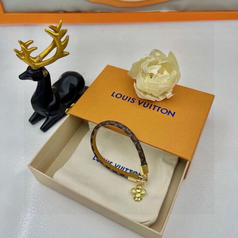 TimelessDesign Louis Vuitton Bracelets 256619