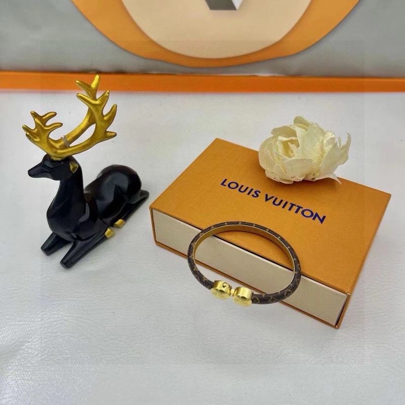 Practical Louis Vuitton Bracelets 256610