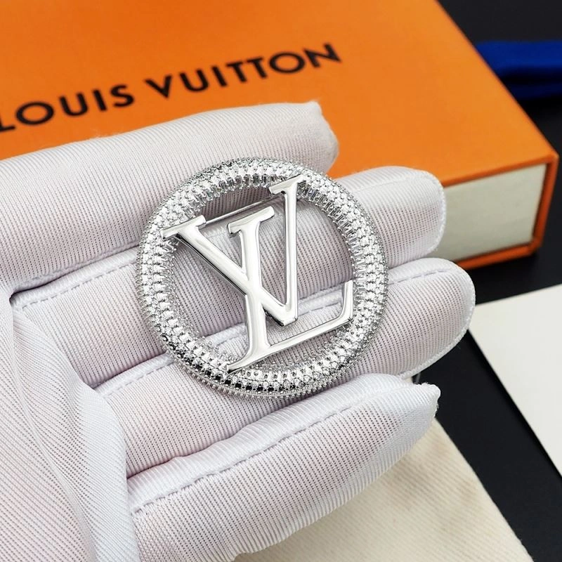 Bright Louis Vuitton Brooches 250673