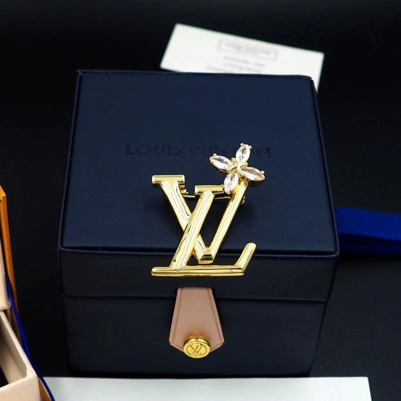 Louis Vuitton Brooches Sporty 249500