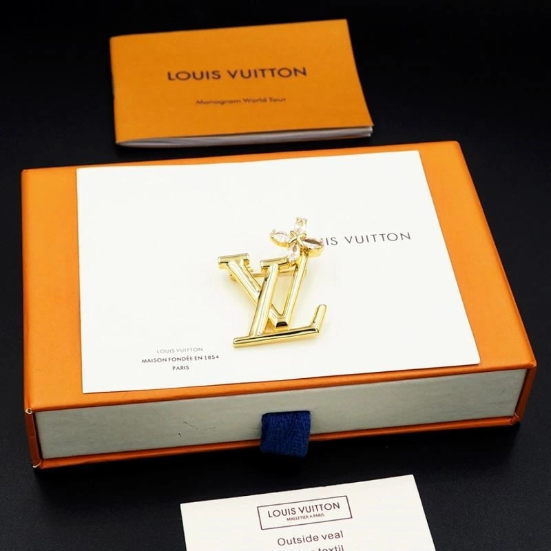 Louis Vuitton Brooches Sporty 249500
