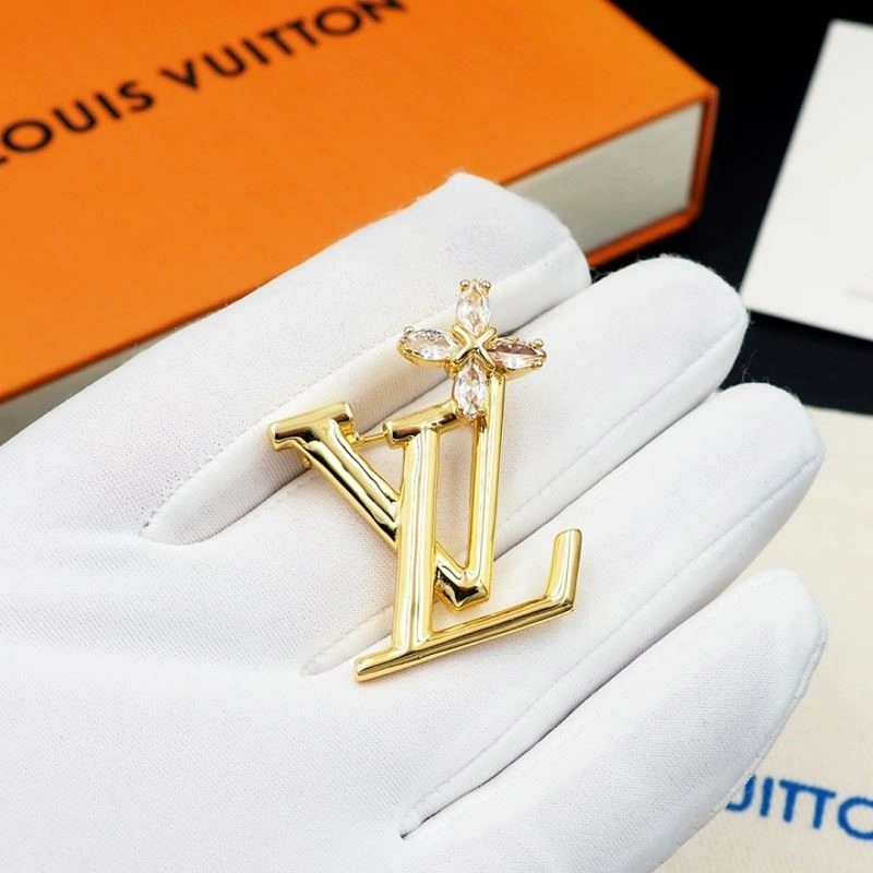 Louis Vuitton Brooches Sporty 249500