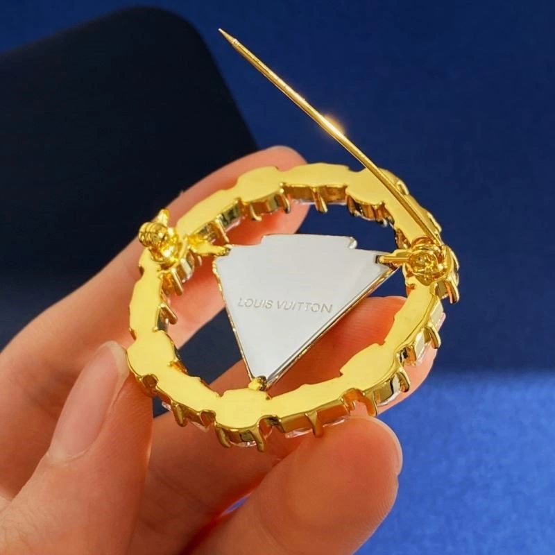 MoistureWicking Louis Vuitton Brooches 249067