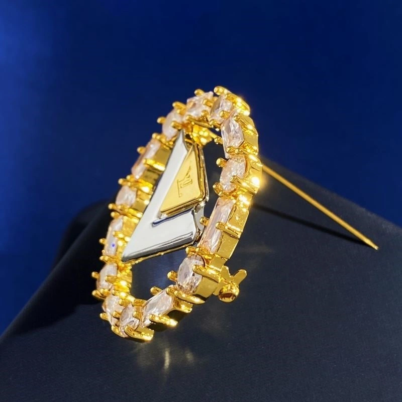 MoistureWicking Louis Vuitton Brooches 249067